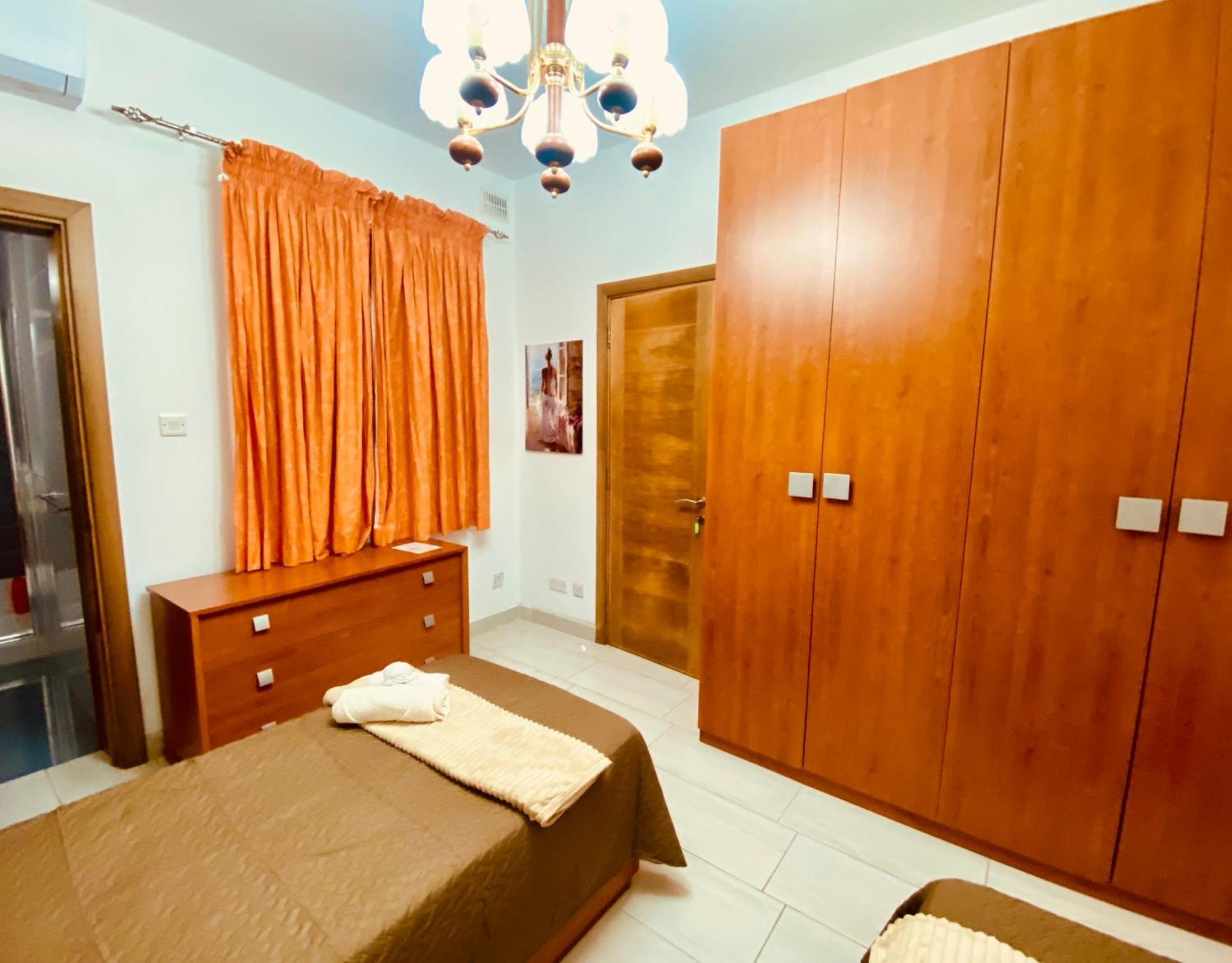 Bugibba Central Modern Apartment St. Paul's Bay Exterior foto